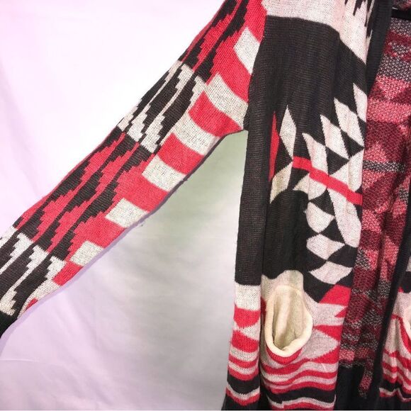 Aubrey Ann Open Cardigan with Hood and Aztec Print - Picture 4 of 7